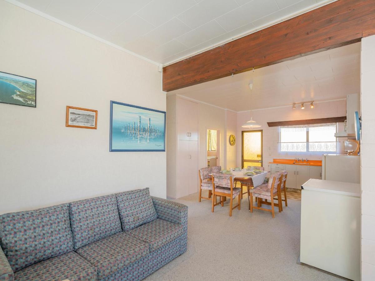 Cosy At Cooks - Cooks Beach Downstairs Unit Exterior photo