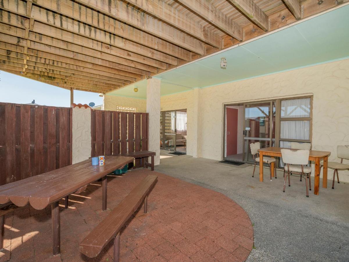Cosy At Cooks - Cooks Beach Downstairs Unit Exterior photo